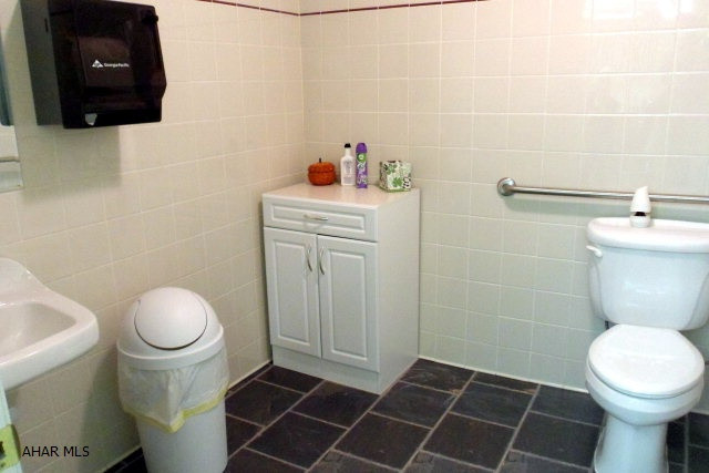 Unknown - Commercial Sale