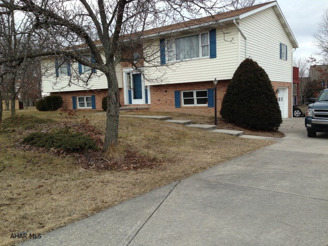 Lakewood Manor - Residential