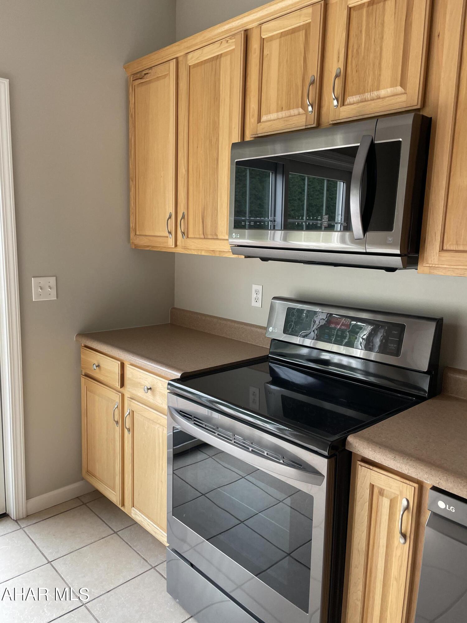 Church Hill Manor - Residential