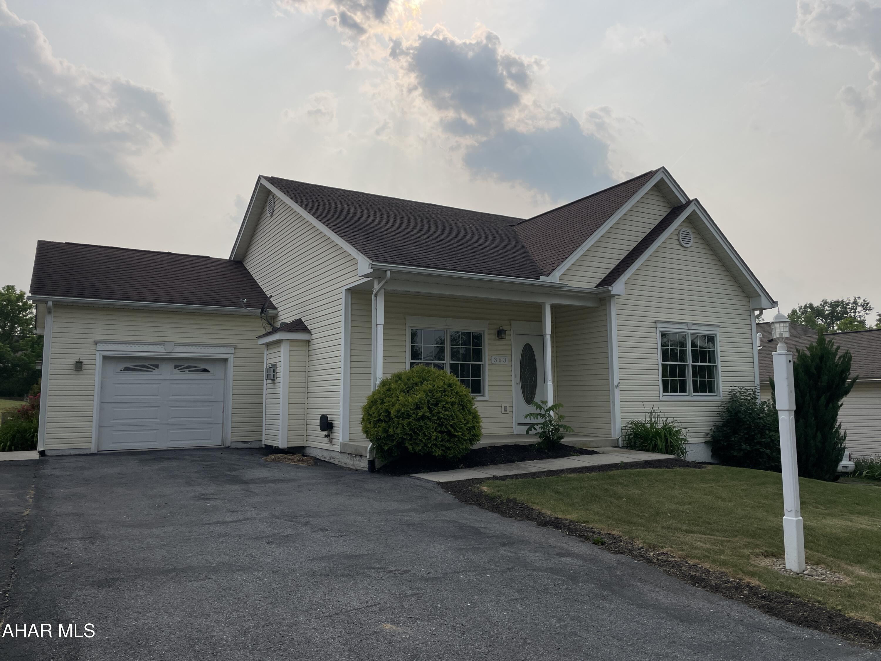 Church Hill Manor - Residential