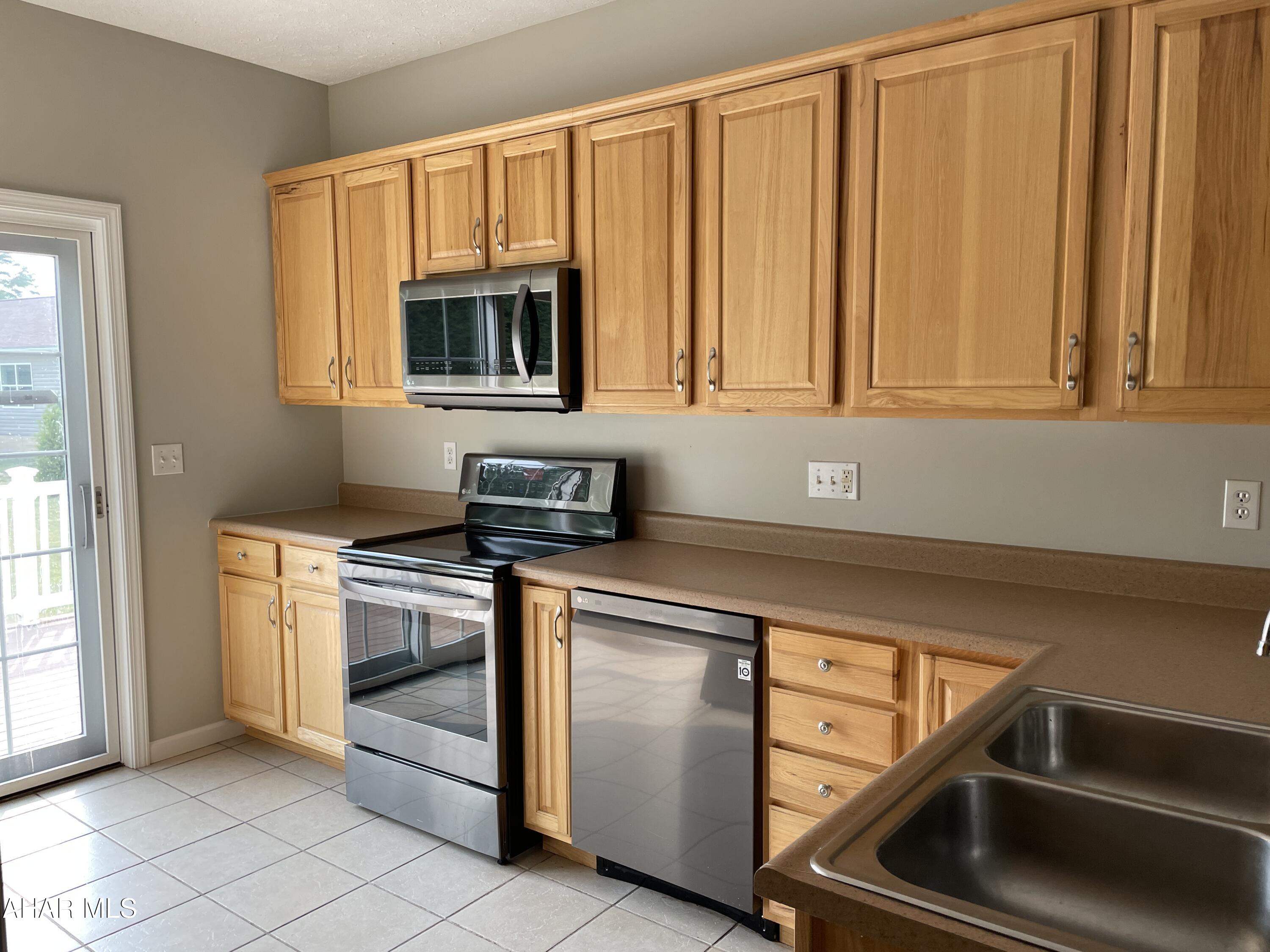 Church Hill Manor - Residential