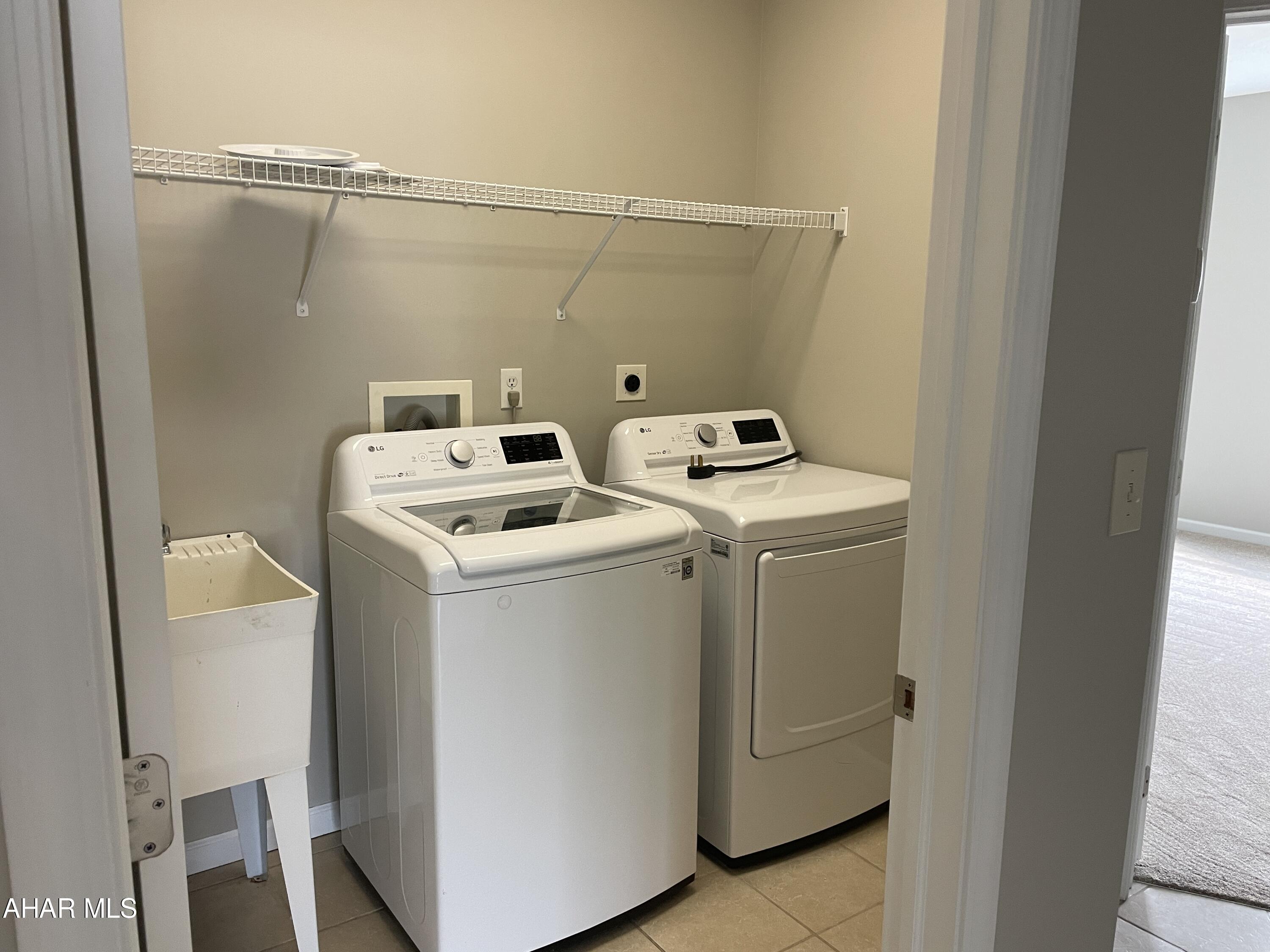 Church Hill Manor - Residential