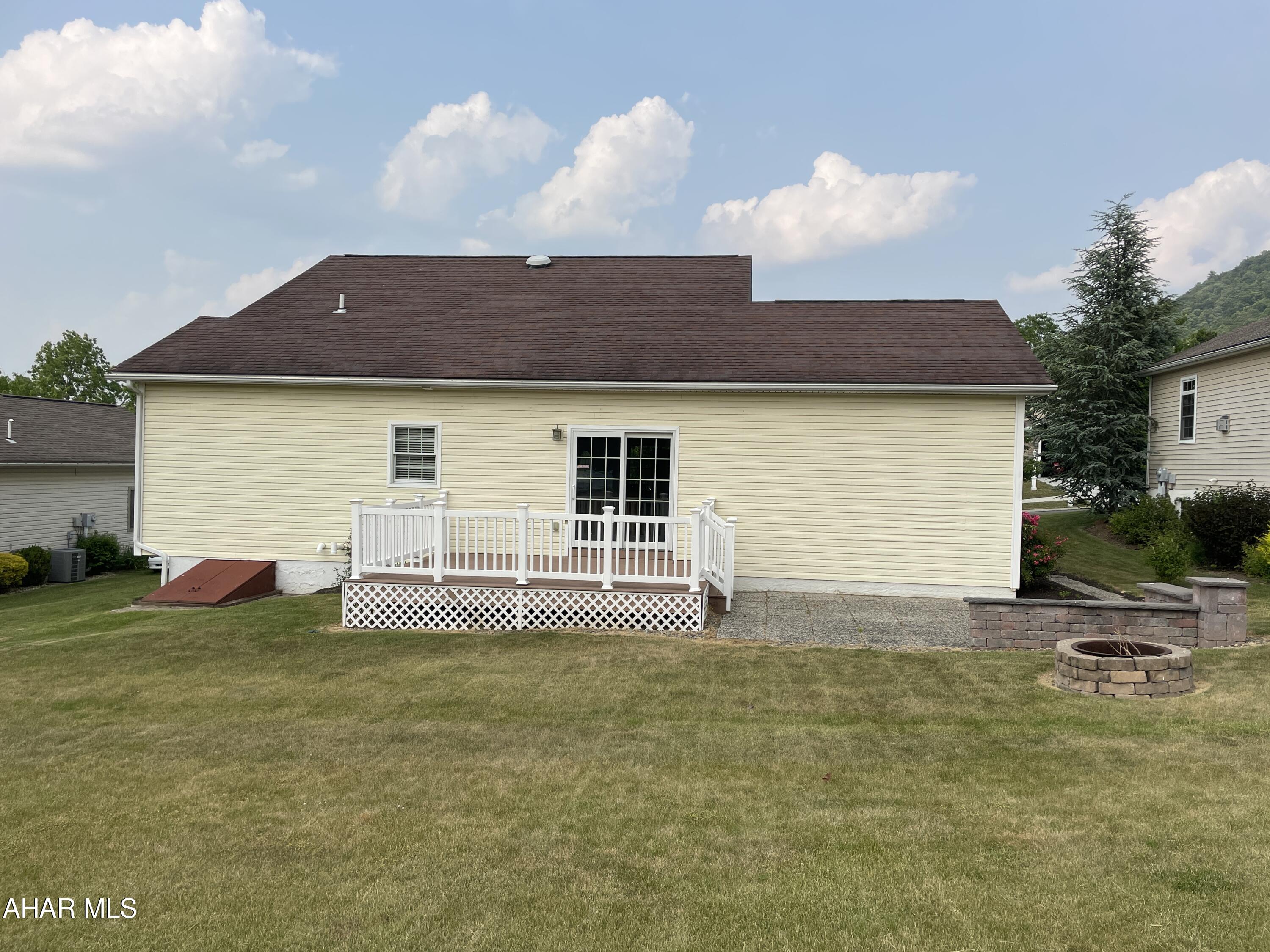 Church Hill Manor - Residential