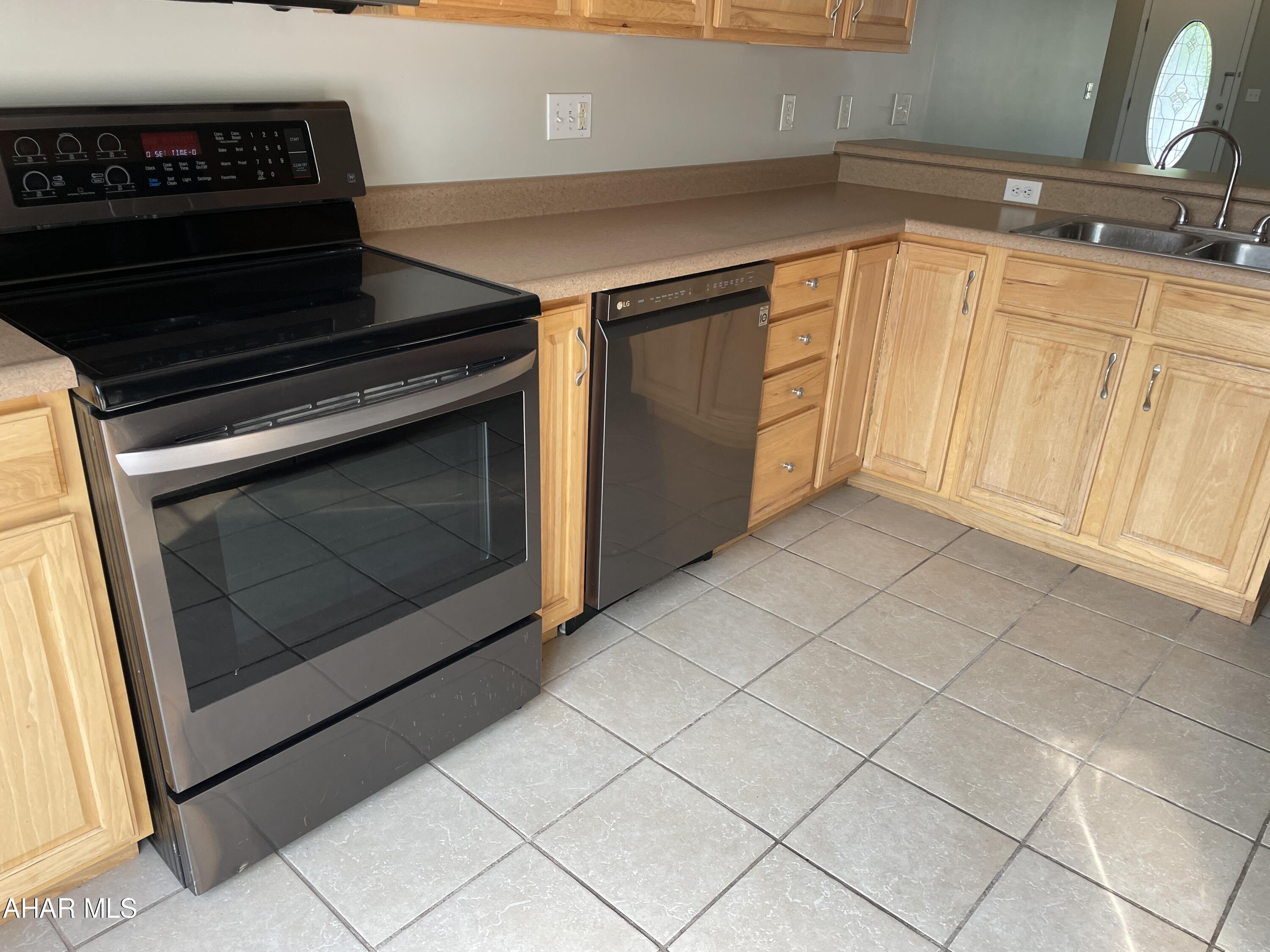 Church Hill Manor - Residential