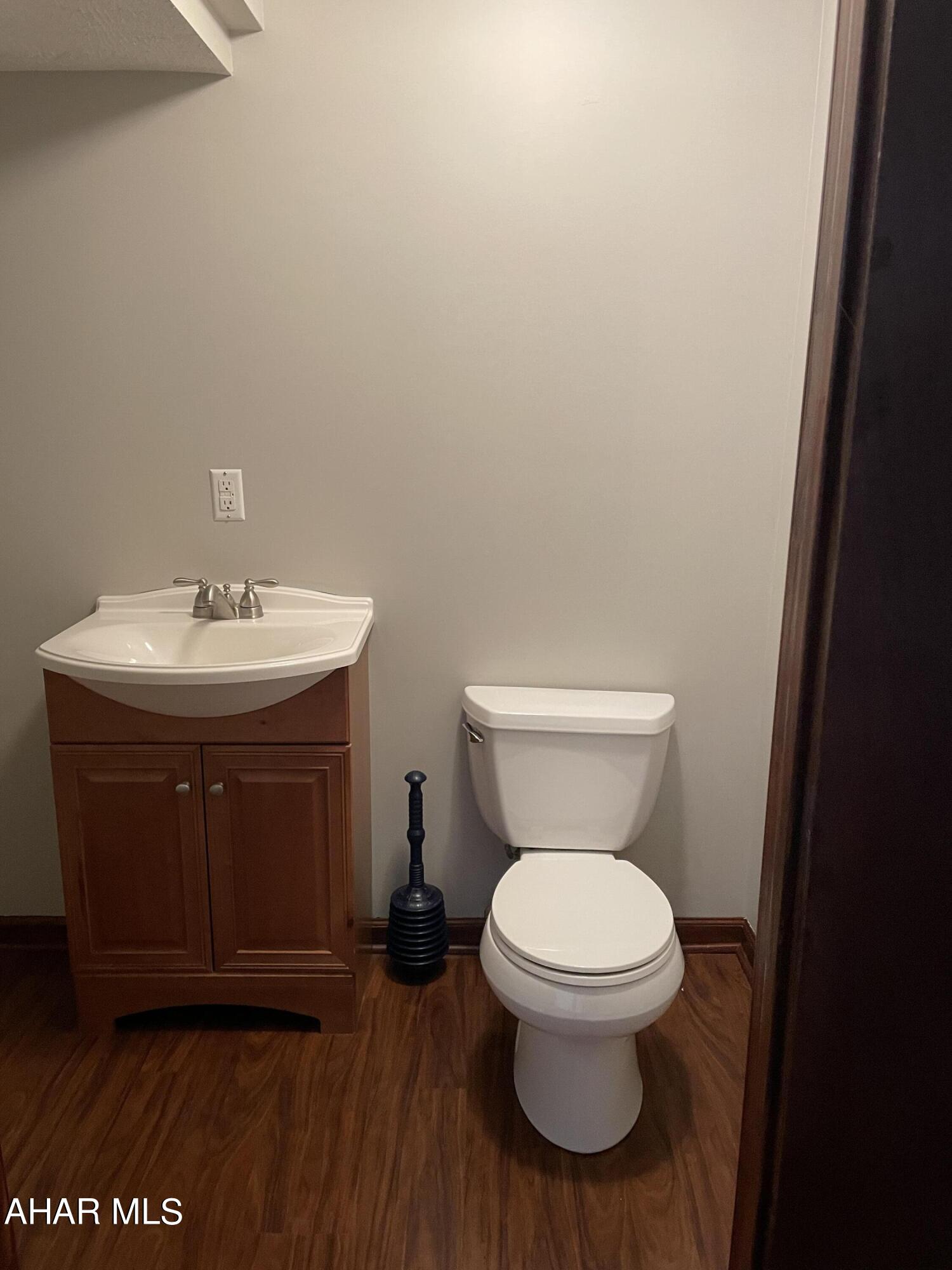 Church Hill Manor - Residential