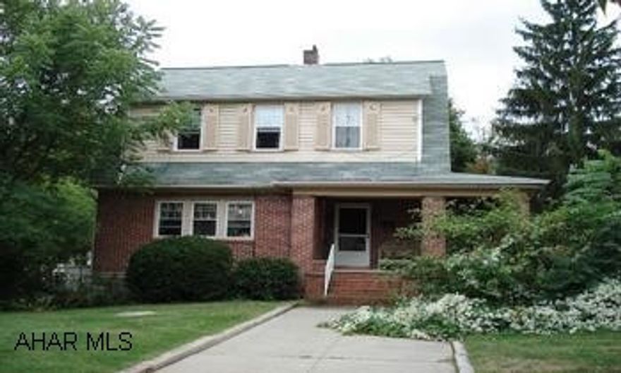 Two-story brick and vinyl home in Downtown Bedford's Historic District. Features formal DR, 1 1/2 baths, 3 BR, thermo pane windows, newer shingle, and a 5-car detached garage, all on 0.216 acre. Call Karen Baum at 814.585.7700