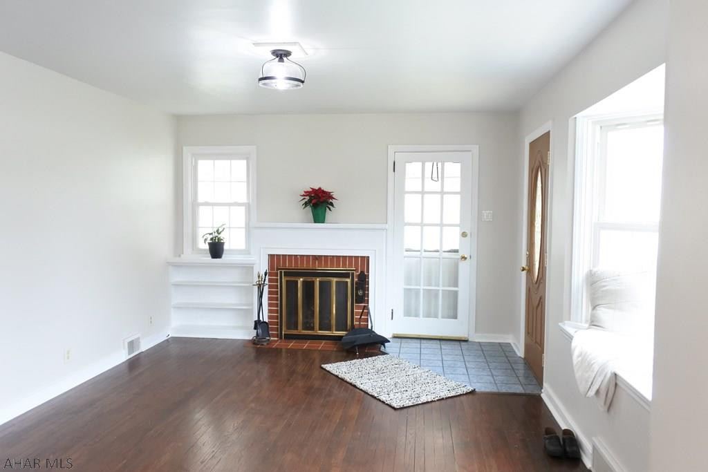 Llyswen - Residential