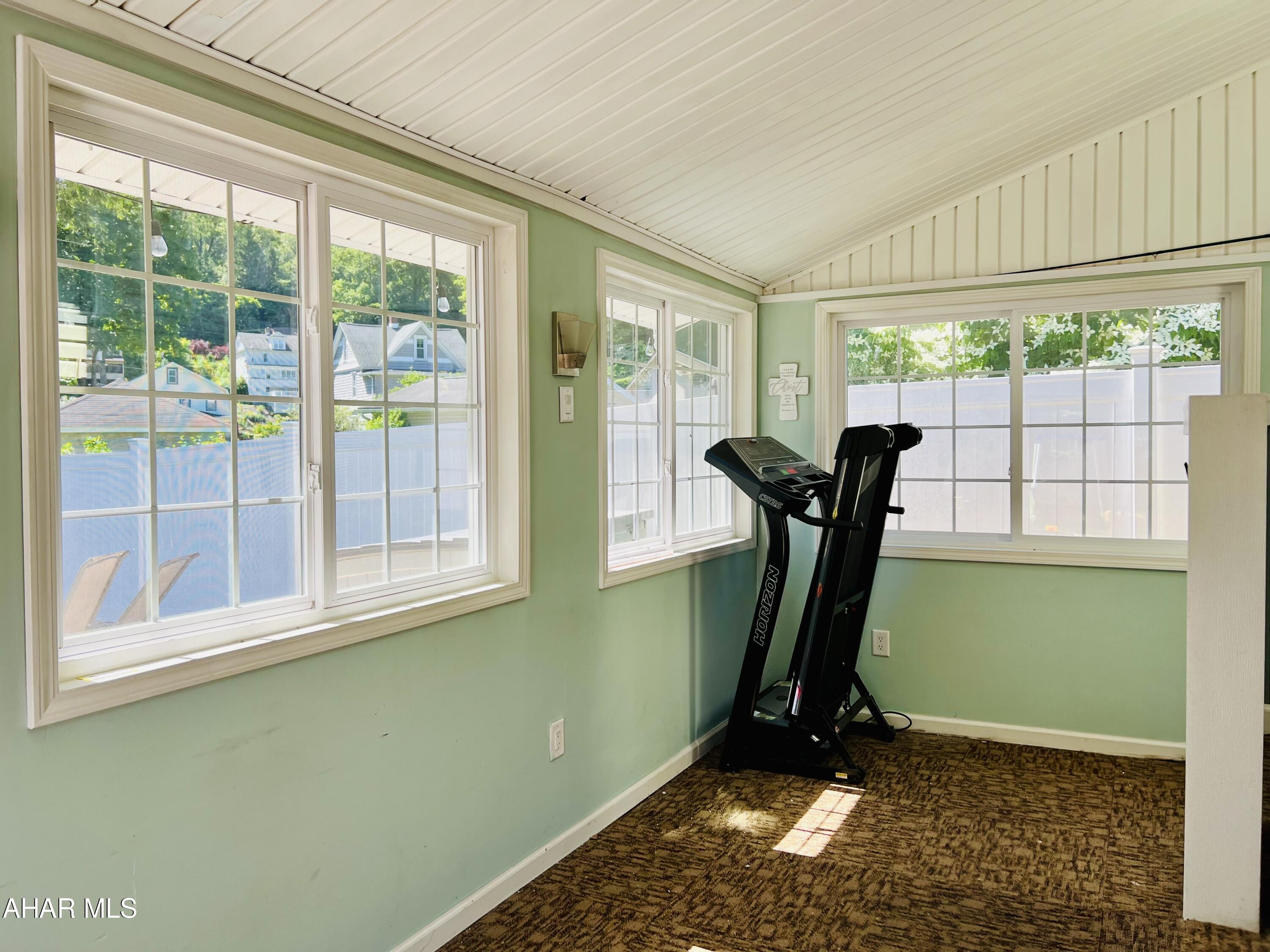 Llyswen - Residential