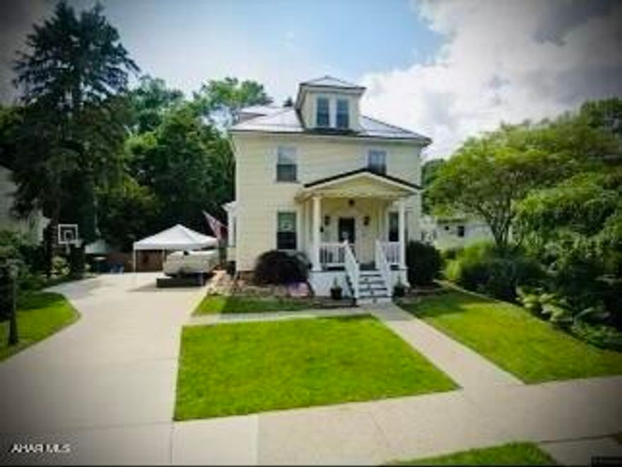 This beautiful 2.5 story home in Llyswen Area has been recently remodeled. The home features 4 bedrooms,  2.5 baths, family room, living room, beautiful kitchen, sunroom and home gym. The backyard is a private oasis with a hot tub, perfect for outdoor entertaining and relaxation. Schedule a viewing today and experience the timeless beauty and charm of this exceptional property!