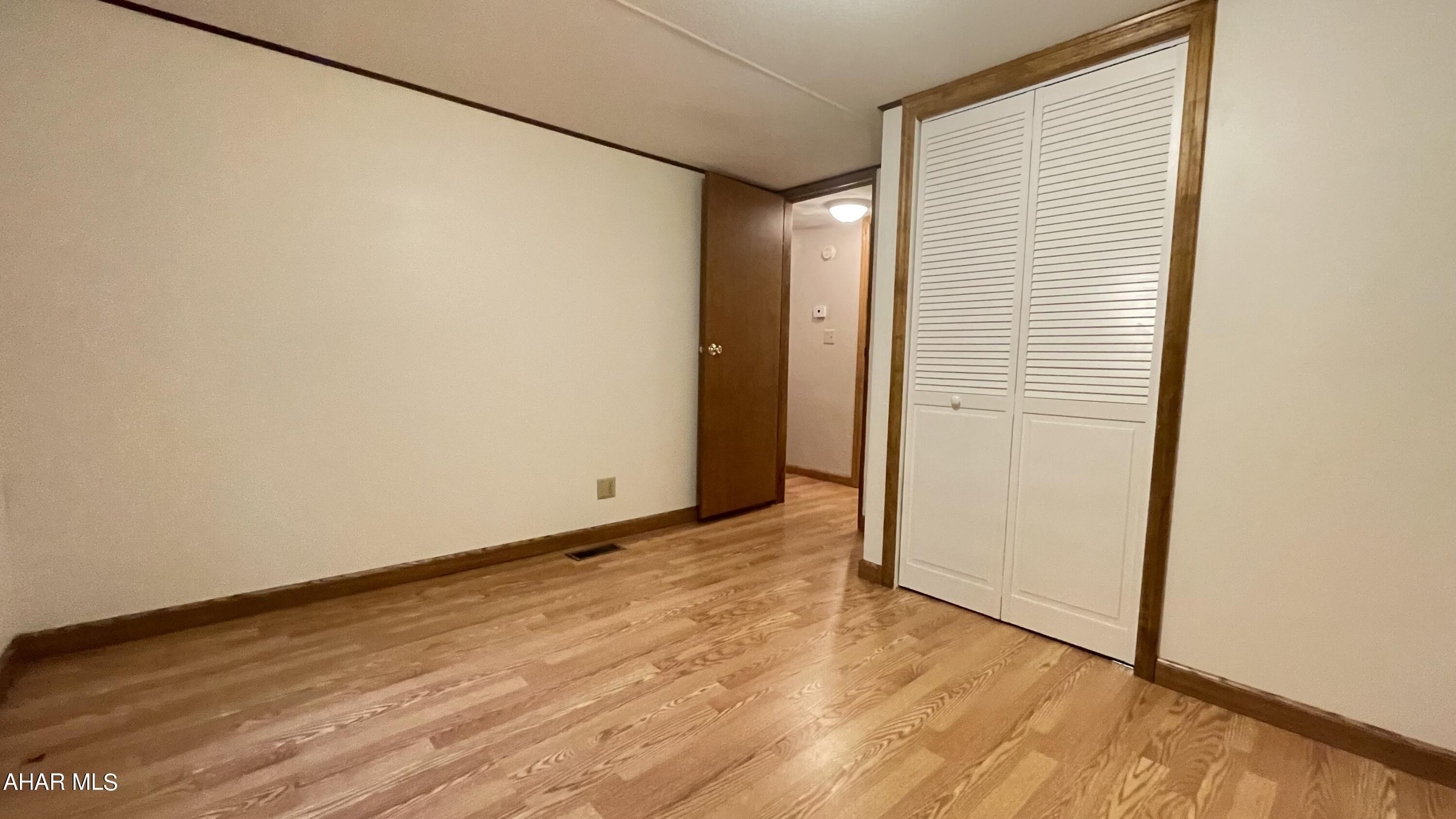 Glendale Yearound - Residential