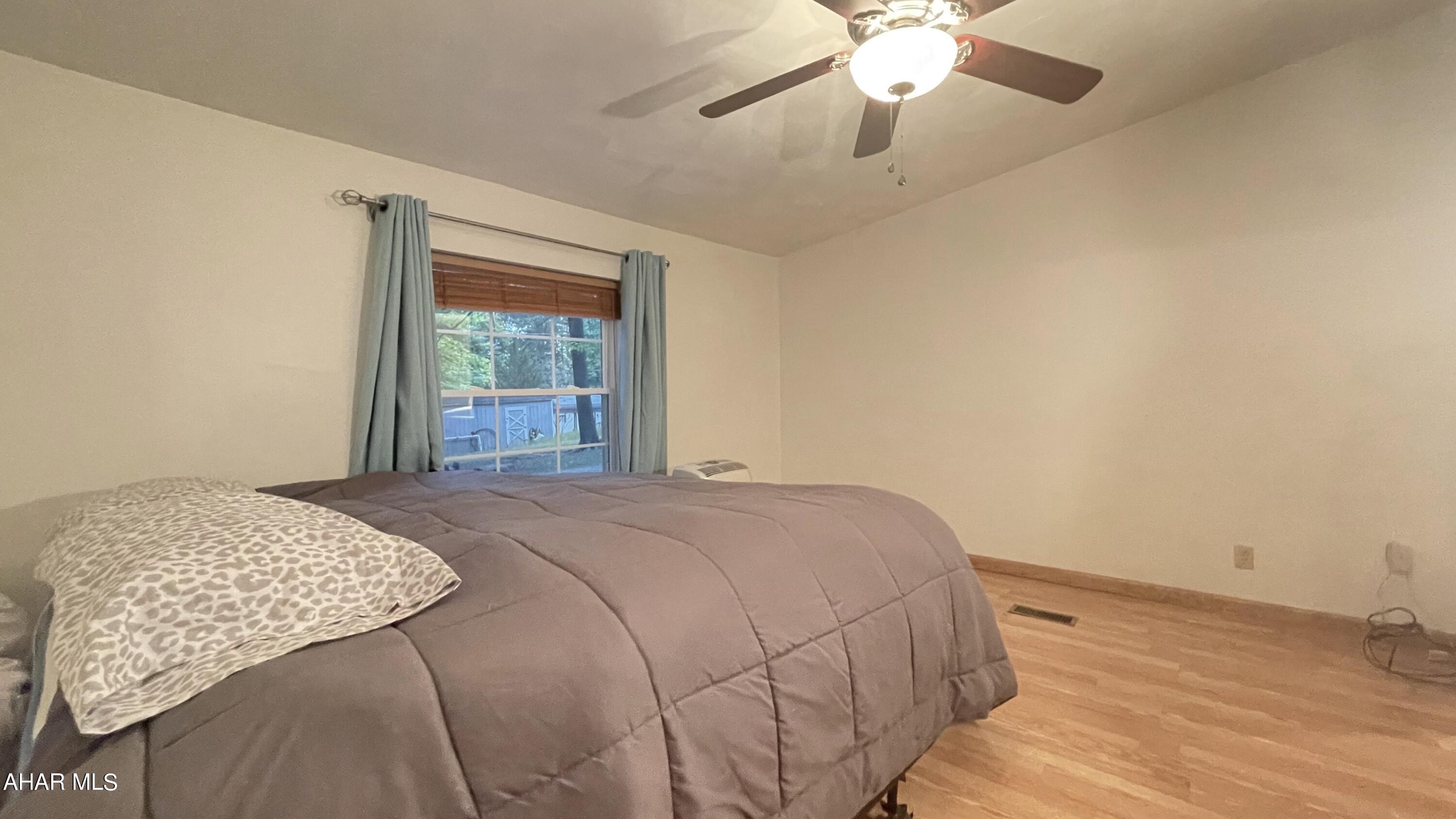 Glendale Yearound - Residential