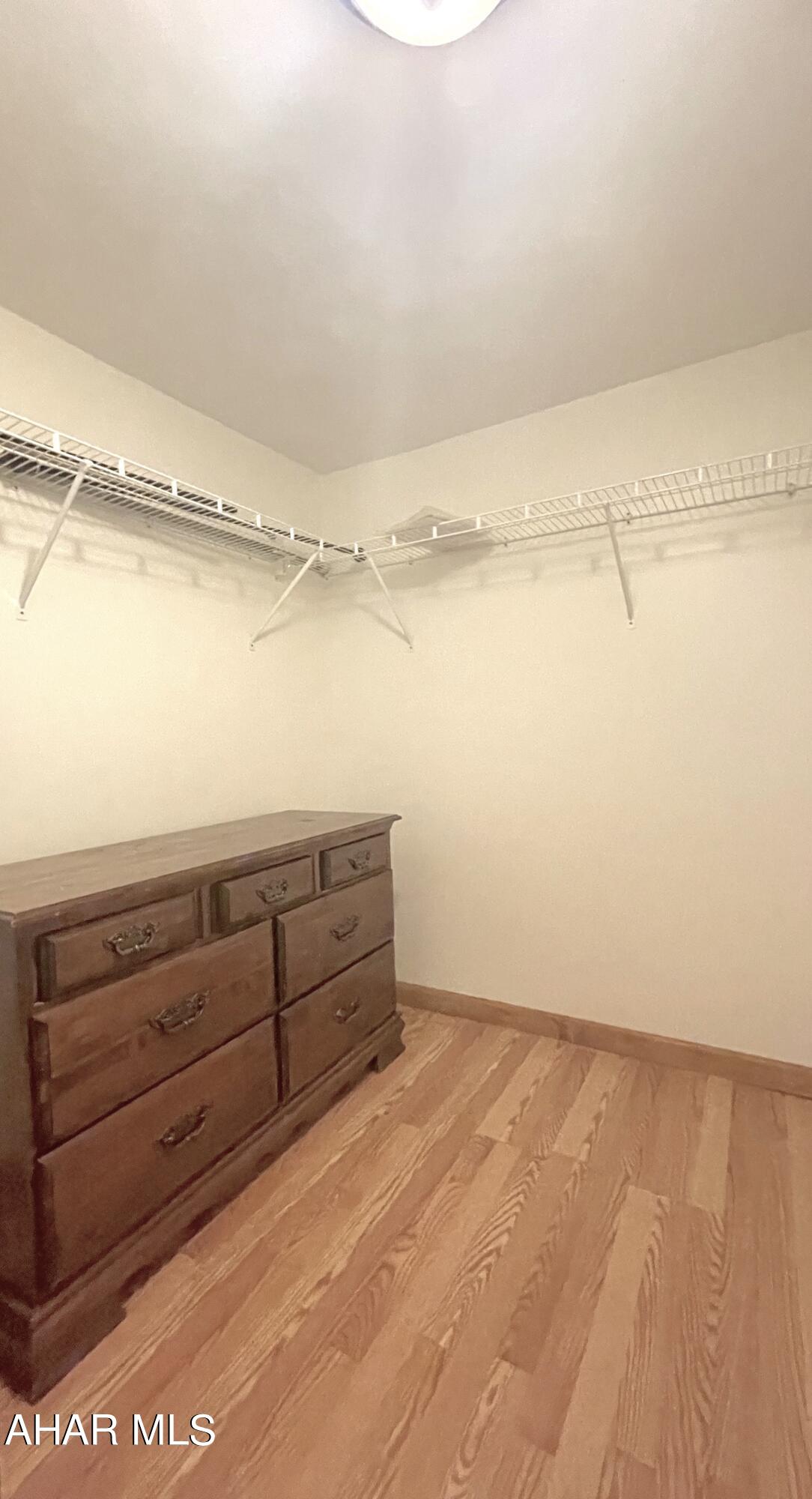 Glendale Yearound - Residential