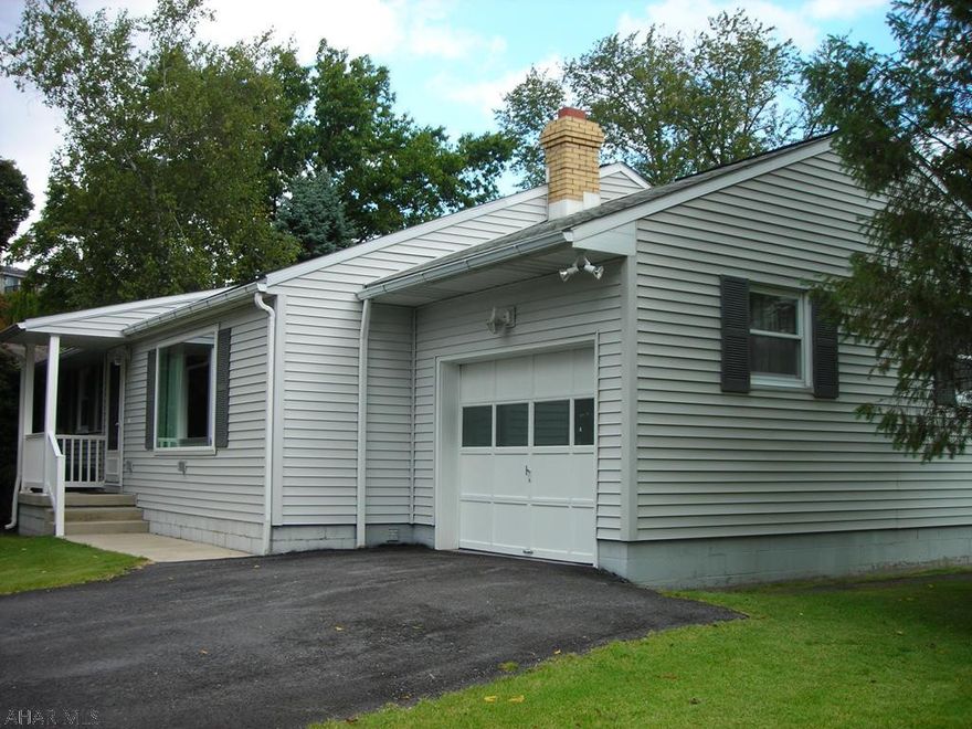 Great 1 story ranch, privately nested in a cul de sac of homes.  Freshly painted interior, low exterior maintenance.  New carpet and window blinds.  3 Bedrooms, 1.5 Bath and a great Florida Room overlooking the rear of the property.