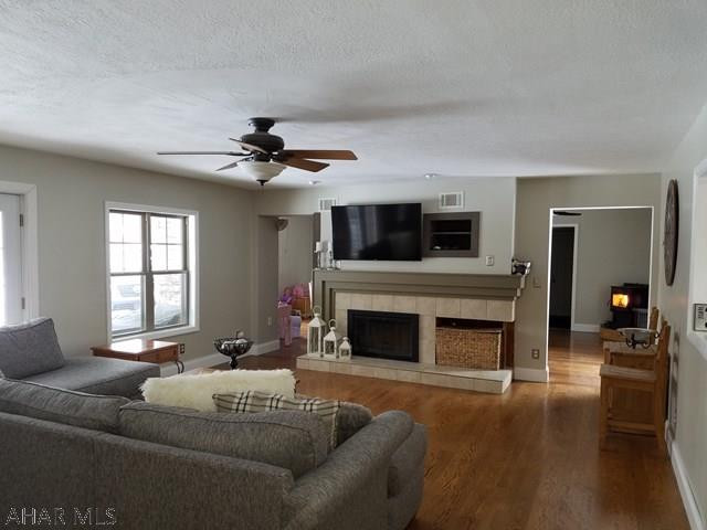 Foot of Ten - Residential