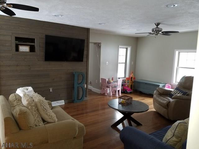 Foot of Ten - Residential