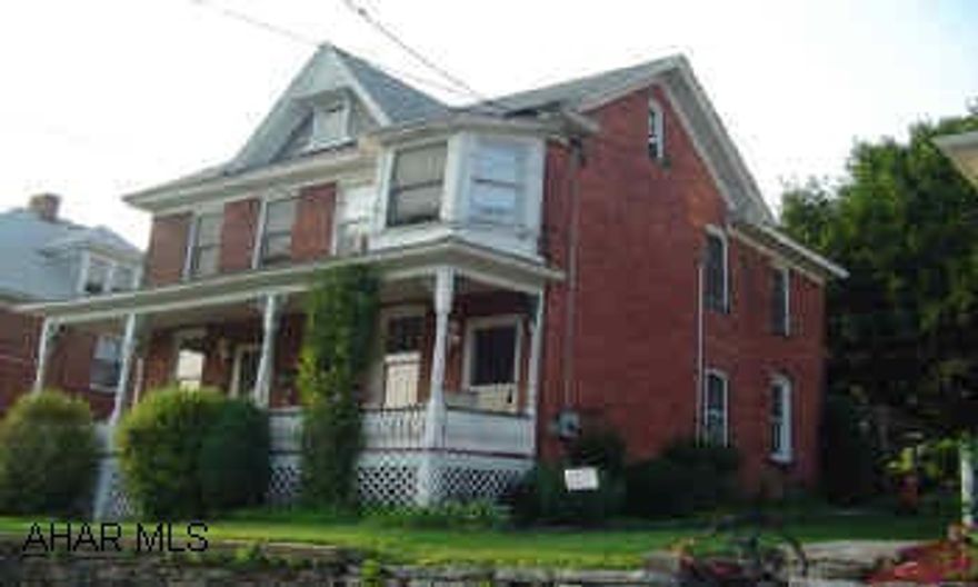 Nice 2 story brick, near the Spring Dam. Delayed posession until October.