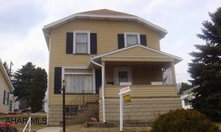 Nice home in a great location. New roof, new carpet. Move in condition. Agent related to sellers.