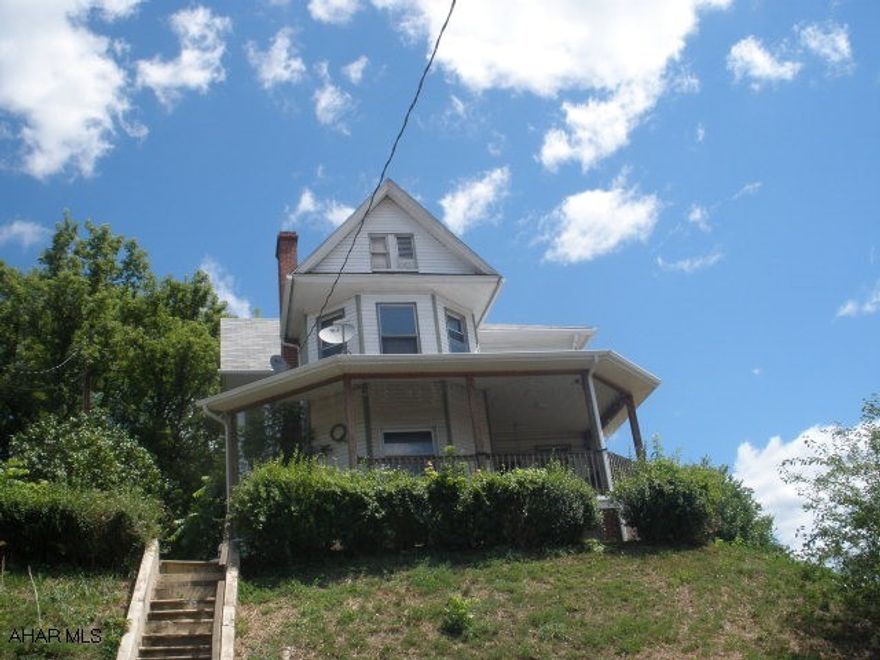 This is a Fannie Mae HomePath property.  Purchase this property for as little as 3% down!  This property is approved for HomePath Renovation Mortgage Financing. The property has freeze damage.