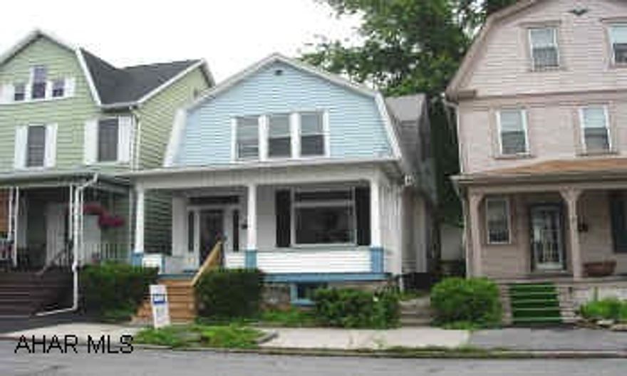 2 1/2 STORY HOME W/ 3 BR, HARDWOOD FLOORS, BEAUTIFUL LEAD GLASS. ONE CAR GAR. "TAKE A LOOK", "AS IS." WELL MAINTAINED WITH HARDWOOD FLOORS. NICE BATH, 3 BR, KITCHEN WITH APPLIANCES, FORMAL DR, ONE CAR GAR. IN GOOD CONDITION.  ATTIC STORAGE. SOME WINDOWS TO BE REPLACED BY OWNER.  GREAT FOR 1ST TIME BUYER OR INVESTOR. SOLD "AS IS." CALL MARY 937-5897.