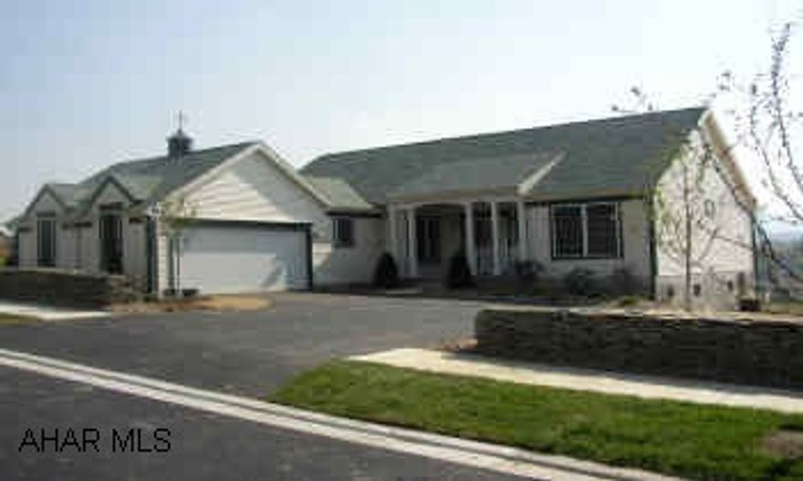 GREAT VIEW.  WALKOUT BASEMENT HAS SMALL KITCHEN.  DRY BAR IN GREAT ROOM, DEED RESTRICTIONS.  PROFESSIONALLY LANDSCAPED.