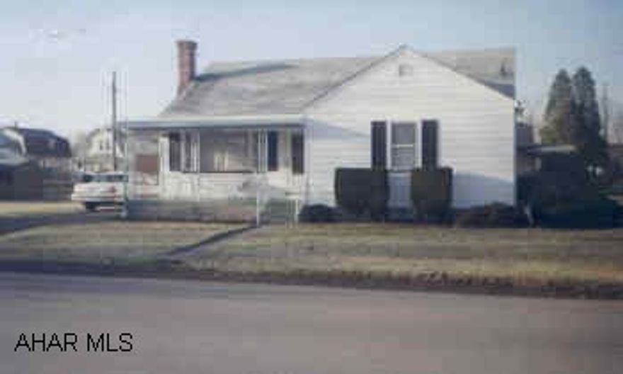 CAPE COD IN NICE CONDITION ON LARGE LOT.  PATIO AREA.  3RD BR ON 2ND FLOOR.  SUPER NEIGHBORHOOD.