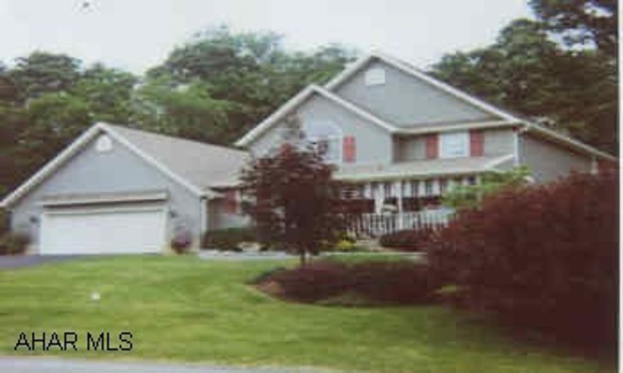 EXCEPTIONALLY WELL BUILT 2 STORY! GREAT NEIGHBORHOOD, VERY PRIVATE SCREENED PORCH AND PATIO. MAINTENANCE FREE EXTERIOR.