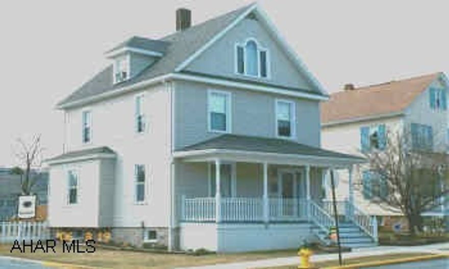 Absolutely beautiful home in the borough. Ceramic entry.   New kitchen, large eat-in w/sliding glass doors to new rear deck.  First fl. laundry and powder room.  Formal Dining Room w/ laminate floors.  3  BR & BA on second fl.  Master Suite w/ba on third. Absolutely beautiful home in the borough.  Ceramic entry.  New, large, eat-in kitchen w/sliding glass doors to new rear deck.  First fl. laundry and powder room.  Formal Dining Room w/laminate floors.  3 bedrooms and bath on second floor.  Master suite w/ bath and walk-in closet on third fl.  Central Air.  Yard fenced with new vinyl fencing.  2 car detached garage.