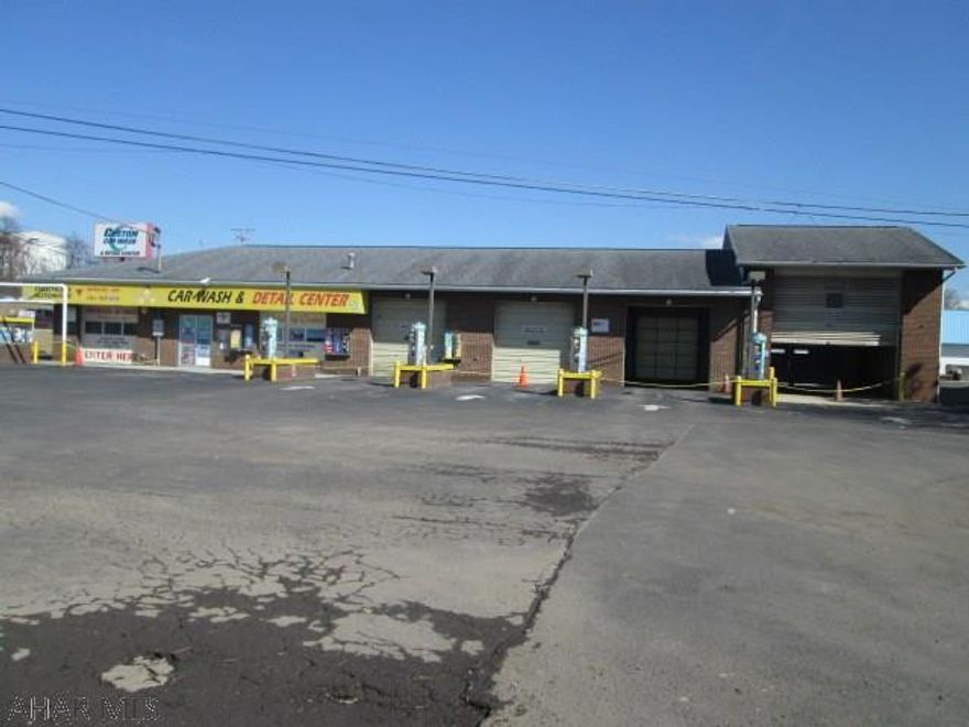 ALTOONA  Excellent business opportunity. This 6 bay garage features 3 hand wash bays, one truck bay, one automatic bay, and one over sized detail bay. This building can serve all car detailing services under one roof. Priced below appraised value. Bring your qualified offers.