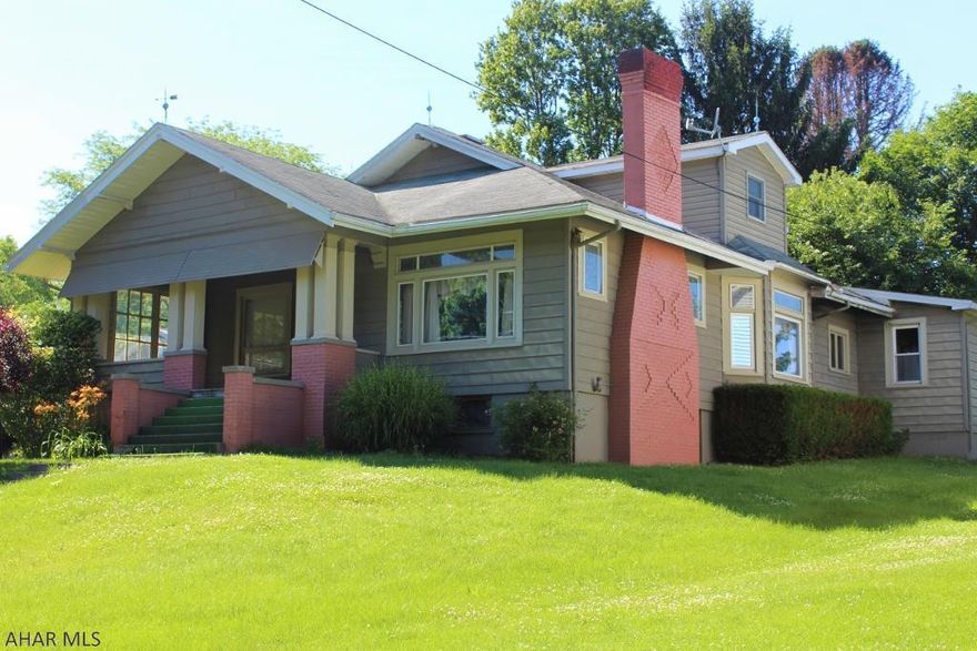 4-bedroom 2 bath Country Craftsman home situated on 3.53 acres. Living room and dining room are open with oak boxing on the ceiling. Oak hardwood floors and stained-glass windows add character to the home. 2nd floor master suite with large walk in closet, full bath and private deck overlooking a scenic mountain view. Large fenced back yard. Detached garage and large outbuilding. Must see!