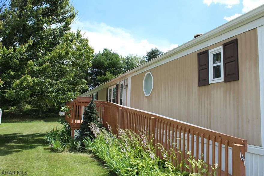 Nicely maintained single wide trailer in a quite community park. 3 bedrooms, 2 full baths, updated kitchen with dining room and spacious family room, this home is move in ready. Call for your private showing today!