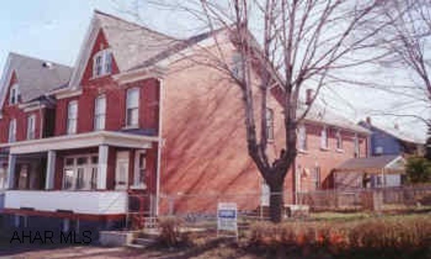 VERY CLEAN. NEW PAINT THROUGHOUT & NEW CARPETING & FLOORING. HARDWOOD FLOORS. ROOF 3 YEARS OLD.