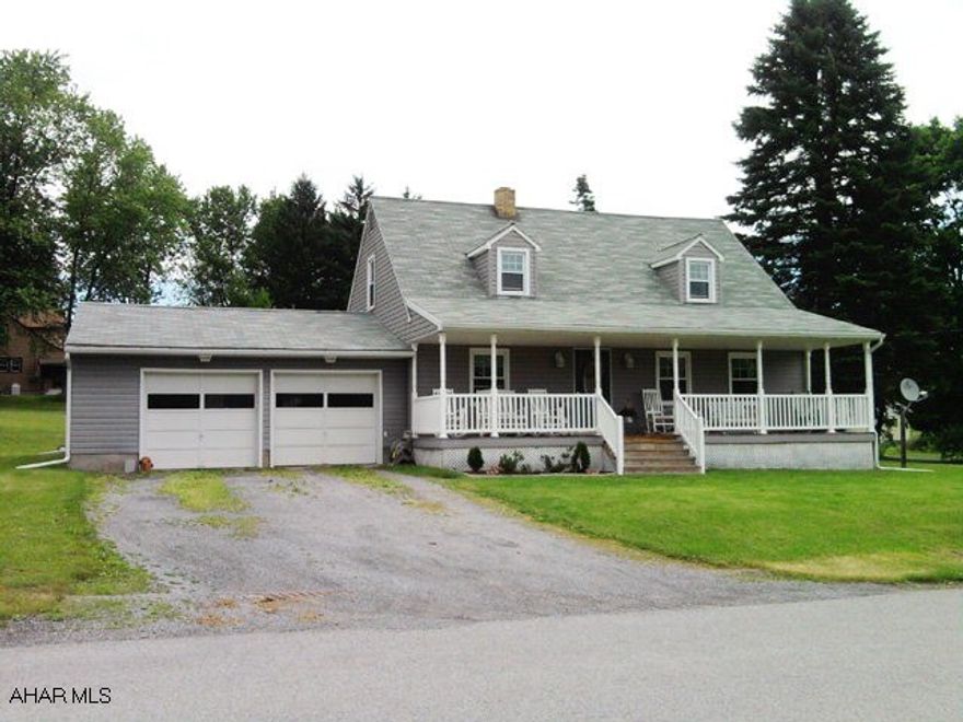 Very nice 1 1/2 story, 3 bedroom home on 200' x 200' lot. Partially covered rear deck. 2 car attached garage. Delayed possession until 10/1/10.