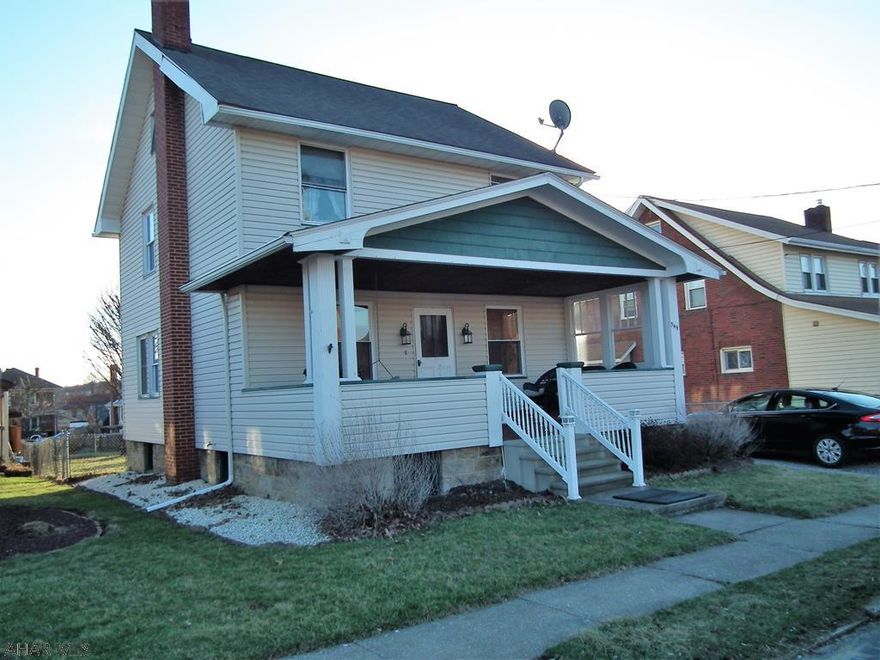 INSIDE STORY - 3 Bedroom w/hardwood floors, 2 full baths, family room in basement, large living room, dining room, kitchen w/island, sunroom, fenced in yard & off street parking.  Seller is offering 3% seller assist.  Average utilities, gas, electric & water.  $310 - seller's on budget w/gas & electric.
