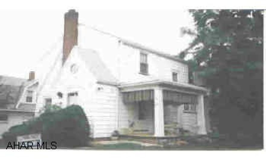 Eldorado, three bedroom on 125x120 lot. Maintenance free exterior features vinyl siding, newer windows and all appliances are included. One year home warranty on all appliances and mechanics. Eldorado, three bedroom on 125x120 lot. Maintenance free exterior features vinyl siding, newer windows and all appliances are included. One year home warranty on all appliances and mechanics. Electric system - breaker.