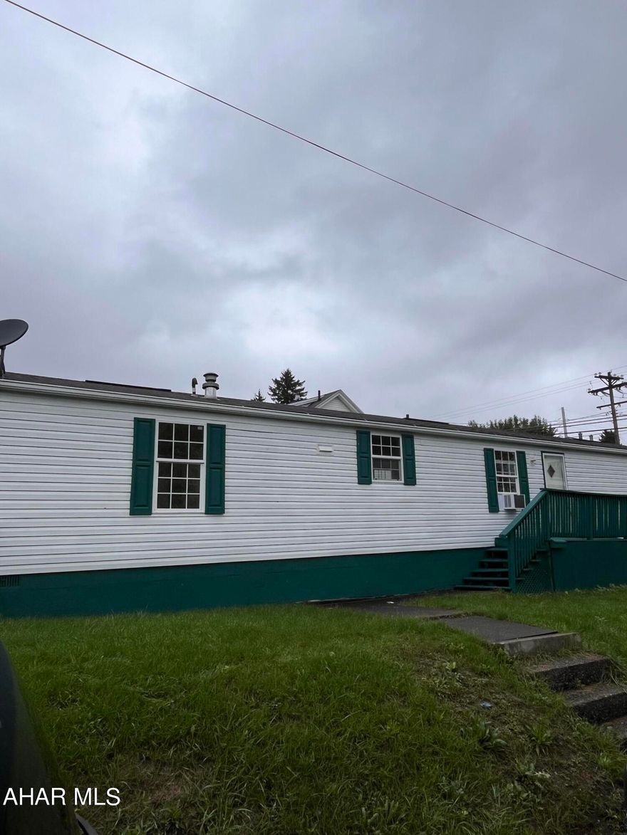 Small and cozy is what This 3 bedroom offers. If your looking for a nice smaller home to cozy into with all the convenience of access to anywhere then this is the one for you.
Kitchen appliances are in place and the oil tank is full for your first winter. Full high basement is a blank slate for whatever your needs may be.
Situated on a nice corner lot in a great location!
Dont miss out on this one in this price point it will go!