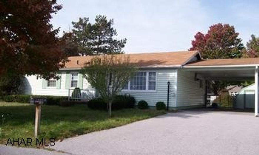 great 2 bedroom ranch home in a nice location.   Paved drive, rear screened porch. sold as is. great 2 bedroom ranch home in a nice location. Paved drive, rear screened porch. sold as is.