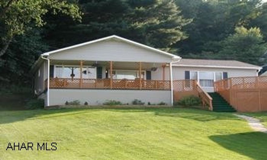 Super 1 Story w/3BRS, 1BA, CA, Eat-In-Kitchen, 1st Floor Laundry Rm, Family Room W/Gas Fireplace, Pool, Deck, Covered  Porch, Huge Yard, 2 Car Garage w/Attached Shed. Two Lots 46 x 60 and 60 x 120 - Property Deeded as 3141 - 3143 Spruce Ave Rear and 3131 - 3139 Spruce AveTax ID # 1.12 - 29  70    1.12 - 29  74