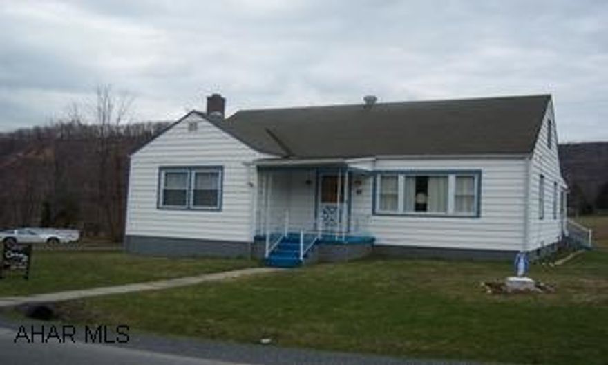 Great ranch with lots of potential for additional bedrooms on second floor(attic), additional lot 48-048-303.001 Great ranch with lots of potential for additional bedrooms on second floor(attic), additional lot 48-048-303.001