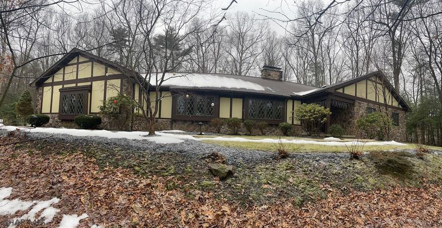 Very nice well kept home in Edgewood. If your looking for one floor living this open floor plan home is it, plenty of space must see won't last