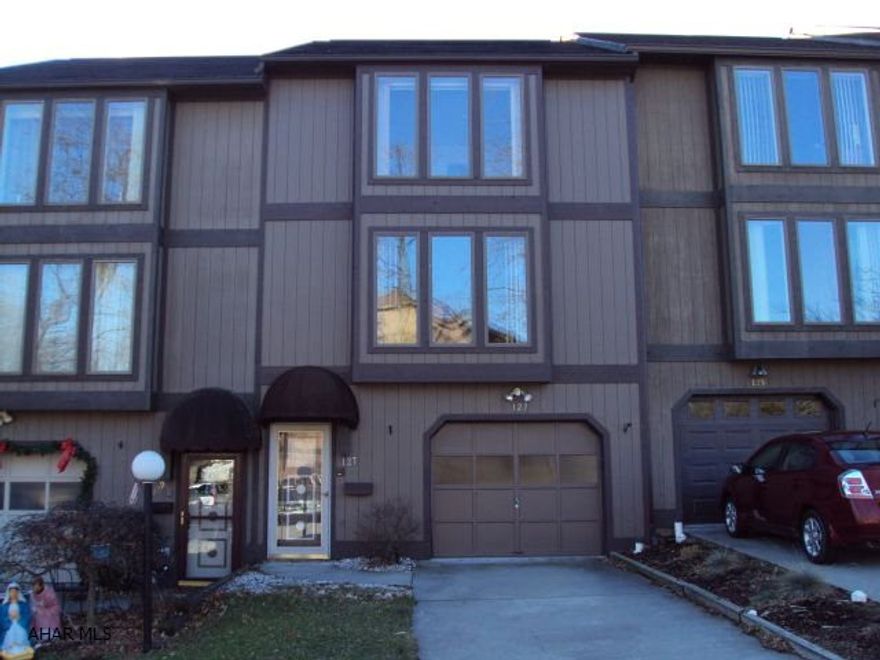 Townhouse in very popular area. 2 or 3 bedroom if lower level is used as a bedroom. 3/4 bath in lower level. Very bright with large rooms!