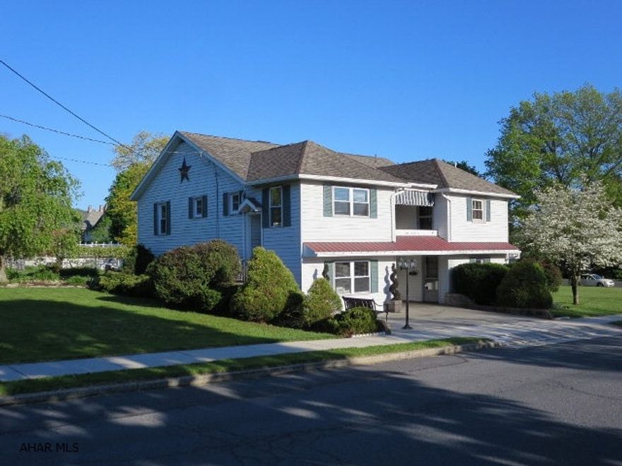Unique 3 bedroom home located just blocks from the shops, restaurants and other attractions of Historic Downtown Bedford. Only 1/2 block from Bedford High School. Low maintenance, oil forced air heat, central air and includes workshop area in basement level. Well maintained quality home at a great price.