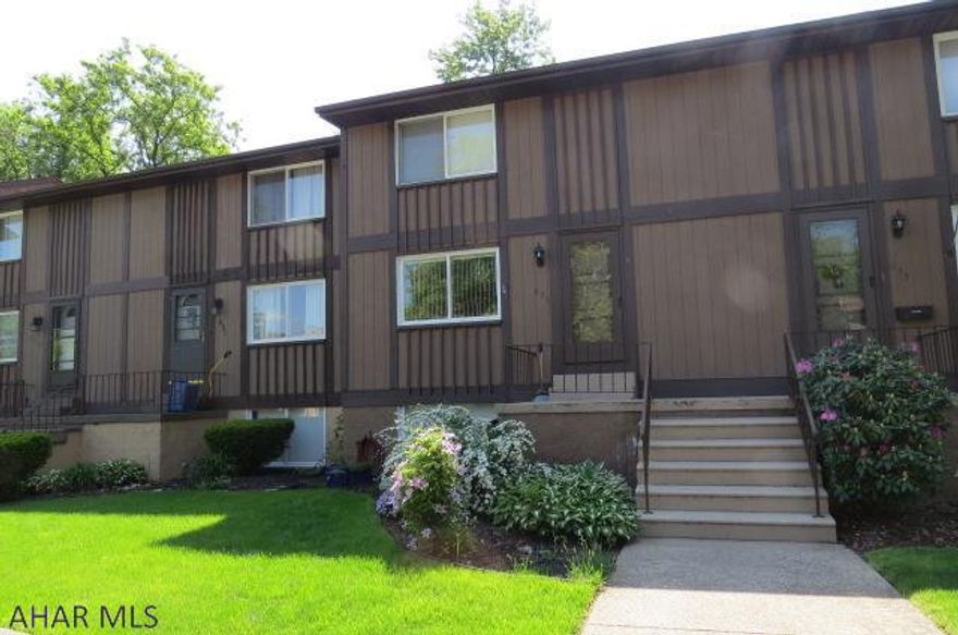 Located just off Ruskin Drive this 2 bedroom, 1.5 bath townhouse is move in ready and has so much to offer for $89,900.   The kitchen has recently been remodeled and features stainless steel appliances.  From the dining room you can access the back deck and fenced in yard.  The second floor has two bedrooms, and a full bathroom with his and her sinks.  Call listing agent for more details on what this property has to offer, and  your private showing.