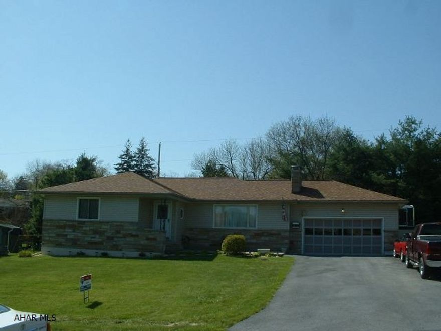 Quality and Location this spacious rancher has a fantastic open floor plan. Entire finished basement is perfect for family & friends. Lg bedrooms, good closet space, exceptionally maintained on a level lot. Hardwood under carpet.