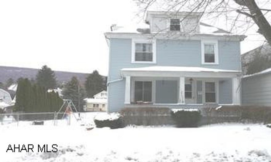 EAST END-DOUBLE LOT, PLUS!!  FENCED REAR YARD, DECK, MUDROOM, NEW FURN & C/A. BRAND NEW BATHROOM/CLAWFOOT TUB PLUS SEPARATE SHOWER, KITCHEN W/ BREAKFAST NOOK. PERGOT FLOOR. REALLY CUTE HOUSE. EAST END-DOUBLE LOT, PLUS!!  FENCED REAR YARD, DECK, MUDROOM, NEW FURN & C/A. BRAND NEW BATHROOM/CLAWFOOT TUB PLUS SEPARATE SHOWER, KITCHEN W/ BREAKFAST NOOK. PERGOT FLOOR. REALLY CUTE HOUSE.