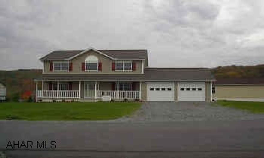 Lovely 2 story new construction, 4 Bed, 2.5 Bath. Spacious 4 bed 2 1/1 bath-New Construction.  Still time to pick your colors.