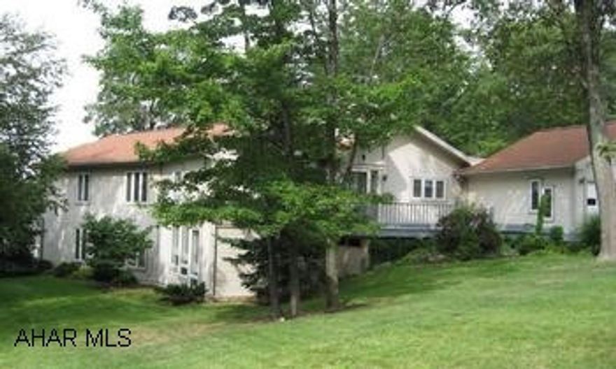 CONTEMPORARY STYLE HOME OFFERING 3 BEDROOMS, 2.5 BATHS, UNIQUE STYLE OFFERING OPEN LIVING,  2 CAR ATTACHED GARAGE, GHW HEAT, CENTRAL AIR.  CONTACT SUSAN 935-8252. SYLVAN EAST.  CONTEMPORARY STYLE HOME OFFERING 3 BEDROOMS, 2.5 BATHS, UNIQUE STYLE OFFERING OPEN LIVING, 2 CAR ATTACHED GARAGE, GHW HEAT, CENTRAL AIR.  CONTACT SUSAN 935-8252.