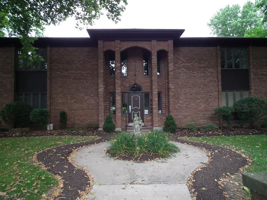 NO STEPS!  Condo living on first floor.  This well cared for condo has 2 bedrooms, 2 full baths, computer room, Sun Room with Fireplace, and Laundry room.  Everything you need on one floor, take a look at pictures then call for your showing.