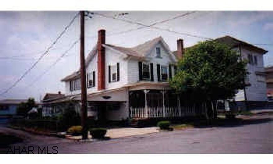 Super starter or move up from smaller  home, spacious rooms, 1st floor laundry and private sunroom off master. Great side deck with Gazebo. Contact listing office for addendums for relo. prior to writing contract.  LAgt & SAgt: Piper, Frances J. Super starter or move up from smaller  home, spacious rooms, 1st floor laundry and private sunroom off master. Great side deck with Gazebo. Contact listing office for addendums for relo. prior to writing contract.     LAgt & SAgt: Piper, Frances J.