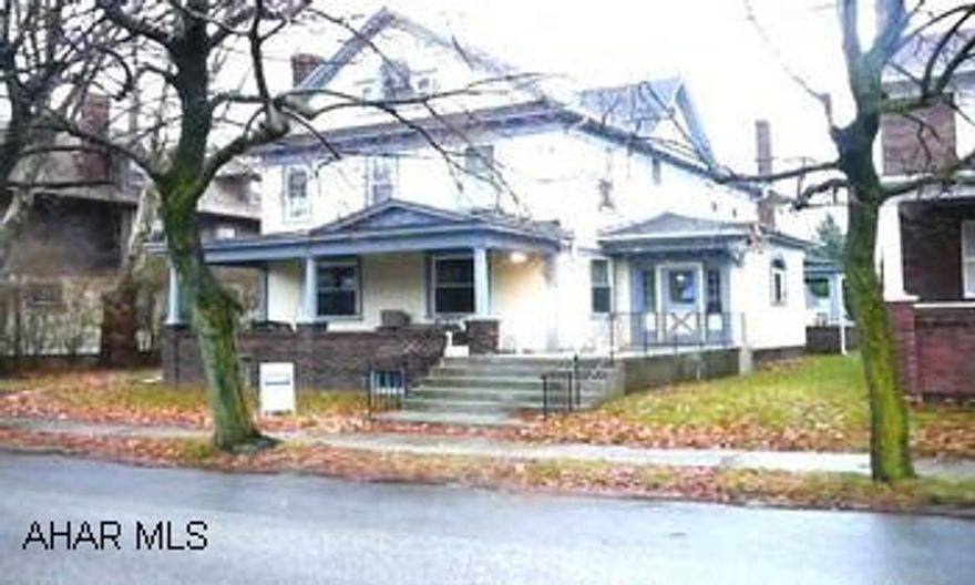 LARGE FAMILY HOME IN CENTRAL LOCATION. BIG GARAGE WITH DOOE OPENERS. NEW THERMOPANE WINDOWS. INVESTORS-READY TO TRIPLEX-CALL JOHN REFFNER 932-1250. LARGE FAMILY HOME IN  CENTRAL LOCATION. BIG GARAGE WITH DOOR OPENERS. NEW THERMOPANE WINDOWS. INVESTORS READY TO TRIPLEX-CALL JOHN REFFNER 932-1250.