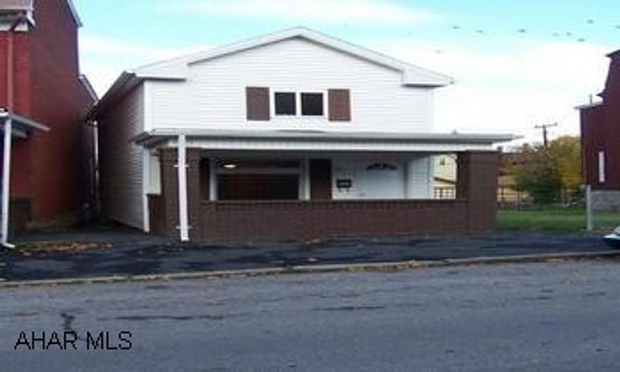 2 Or 3 Bedroom, 1 Bedroom  & Bath Captive. Totally Renovated, Vinyl Siding, Drywall, Electric, Plumbing, Bathrooms, All Flooring, New Kitchen, Newer Windows, Hot Water Heater, Double Lot.